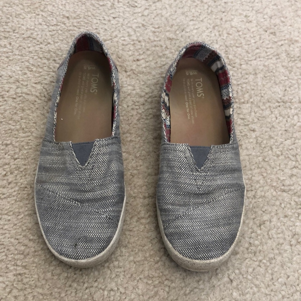 Women’s TOMS gray Slip On Sneakers - Size 6.5